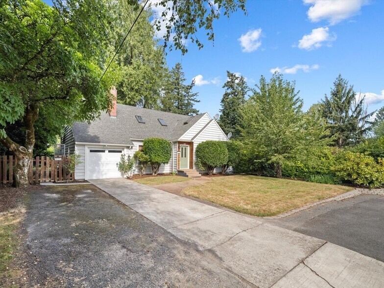 Building Photo - 9835 SW 80th Ave