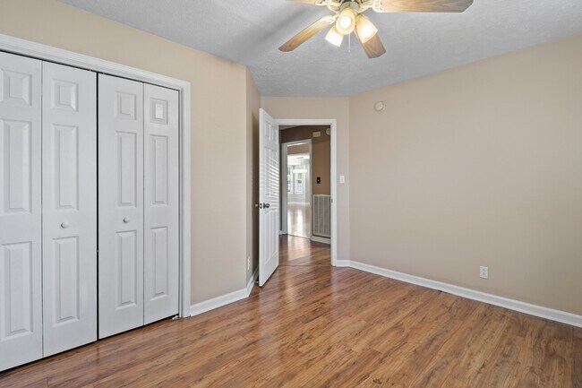 Building Photo - 1633 Cedar Springs Cir