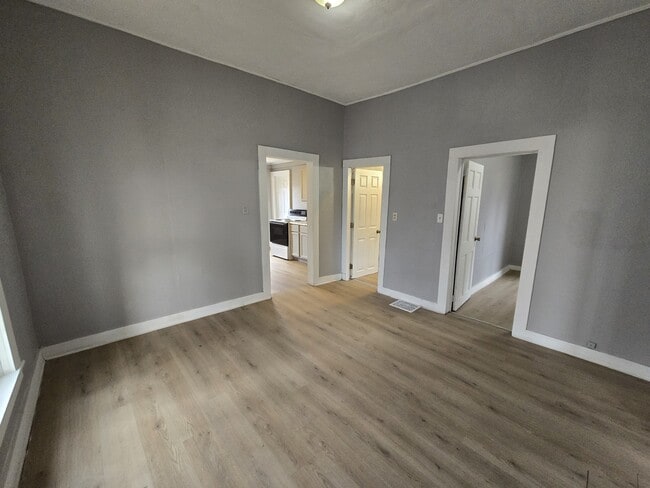 Building Photo - 714 W 1st St