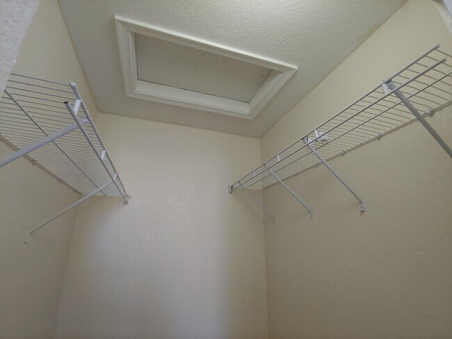 Building Photo - 3106 Shoma Dr