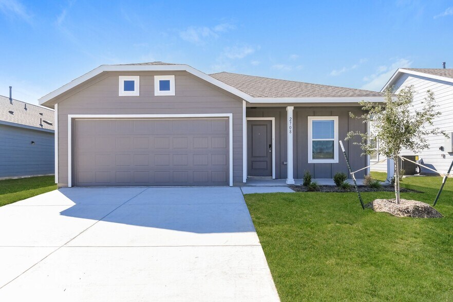 Primary Photo - 2708 Ctr Crk Ln