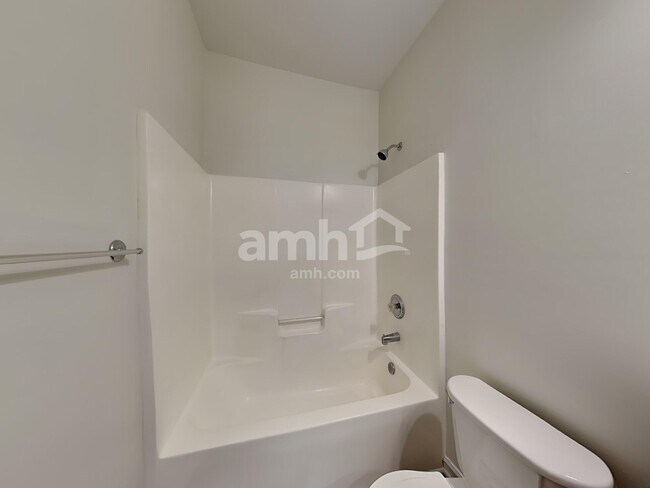 Building Photo - 4012 Lawrence Daniel Dr