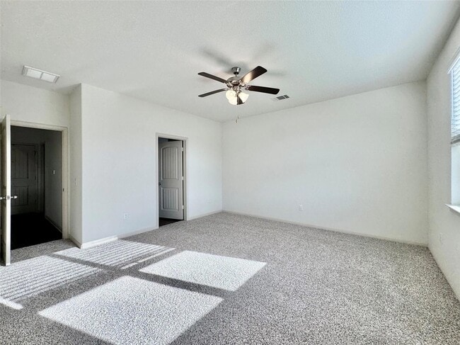 Building Photo - 16829 Aventura Ave