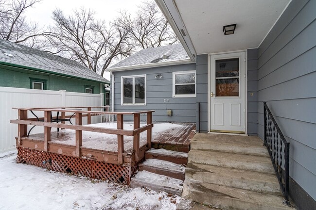 Building Photo - 1708 2nd Ave N