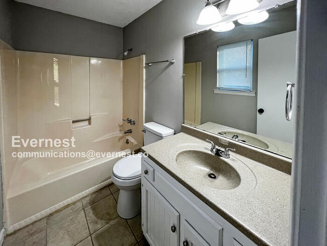 Building Photo - 1243 3rd Ave NW