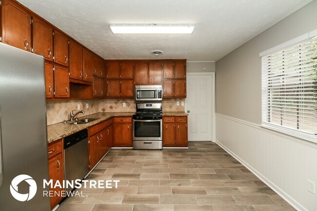 Building Photo - 155 Hunt Ridge Dr