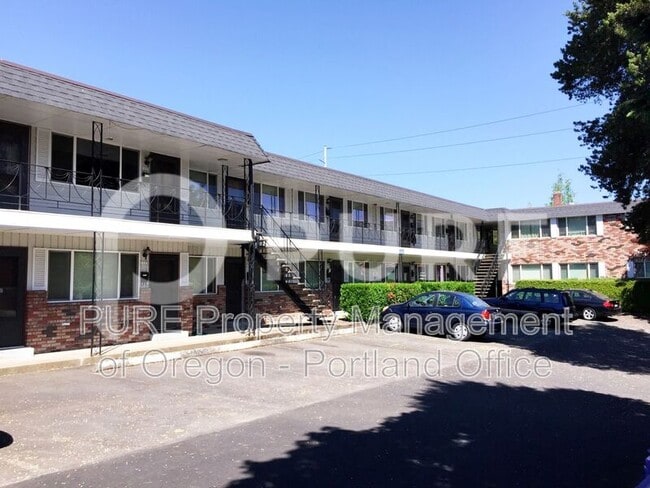 Building Photo - 1135 SE 27th Ave