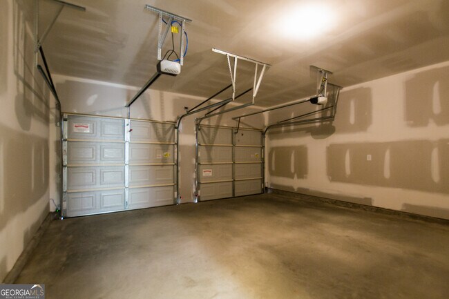 Building Photo - 209 Comet Ct