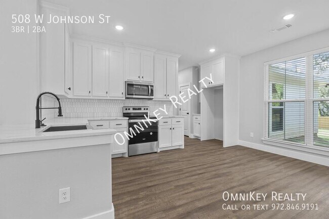 Building Photo - 508 W Johnson St