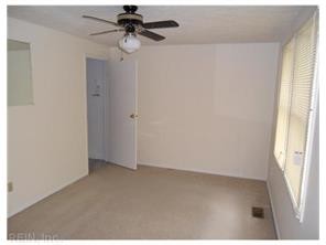 Building Photo - 1320 Peabody Dr