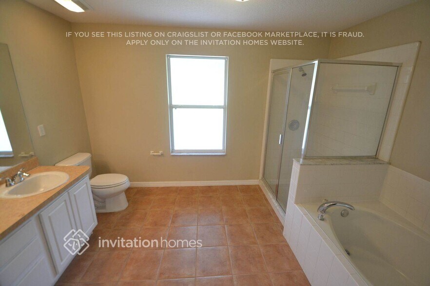 Building Photo - 830 Breezy Lake Way