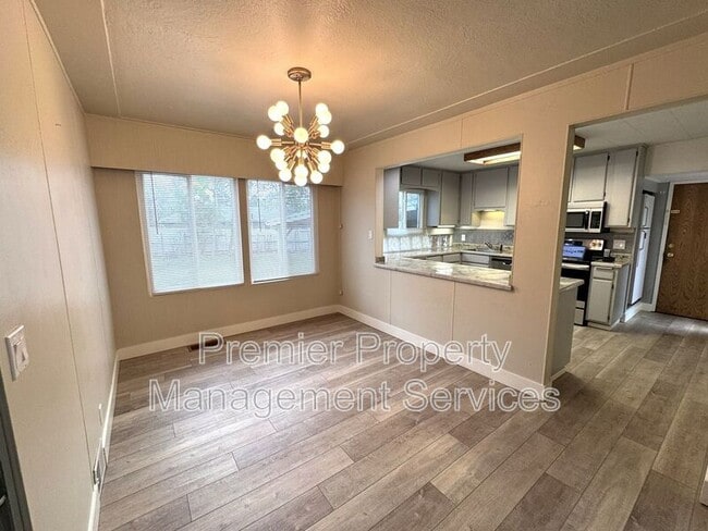 Building Photo - 2607 Glenwood Ln