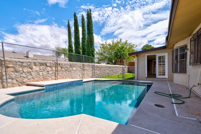 Building Photo - SPACIOUS EAST EL PASO HOME WITH POOL