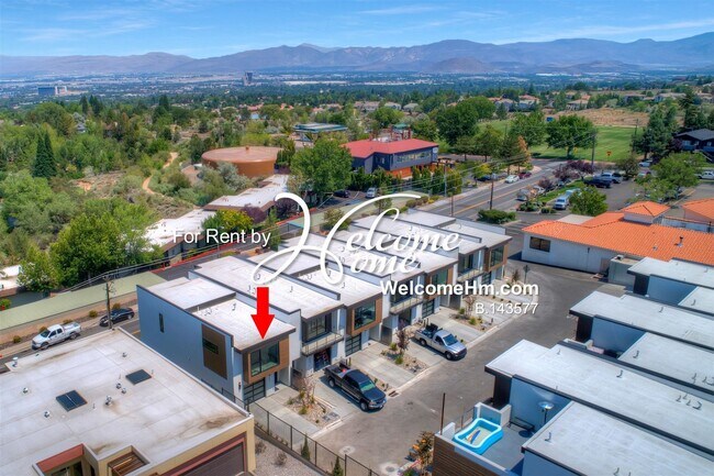 Building Photo - Coming Soon - NEWER Luxury Town Home Centr...