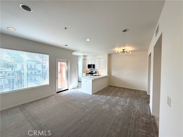 Building Photo - 6020 S Seabluff Dr