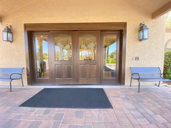 Building Photo - GOLF COURSE VIEW HOME AT THE COLONY - 55 P...