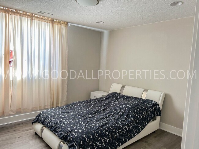 Building Photo - Modern 4 bedroom ranch in Waukee on a corner lot!