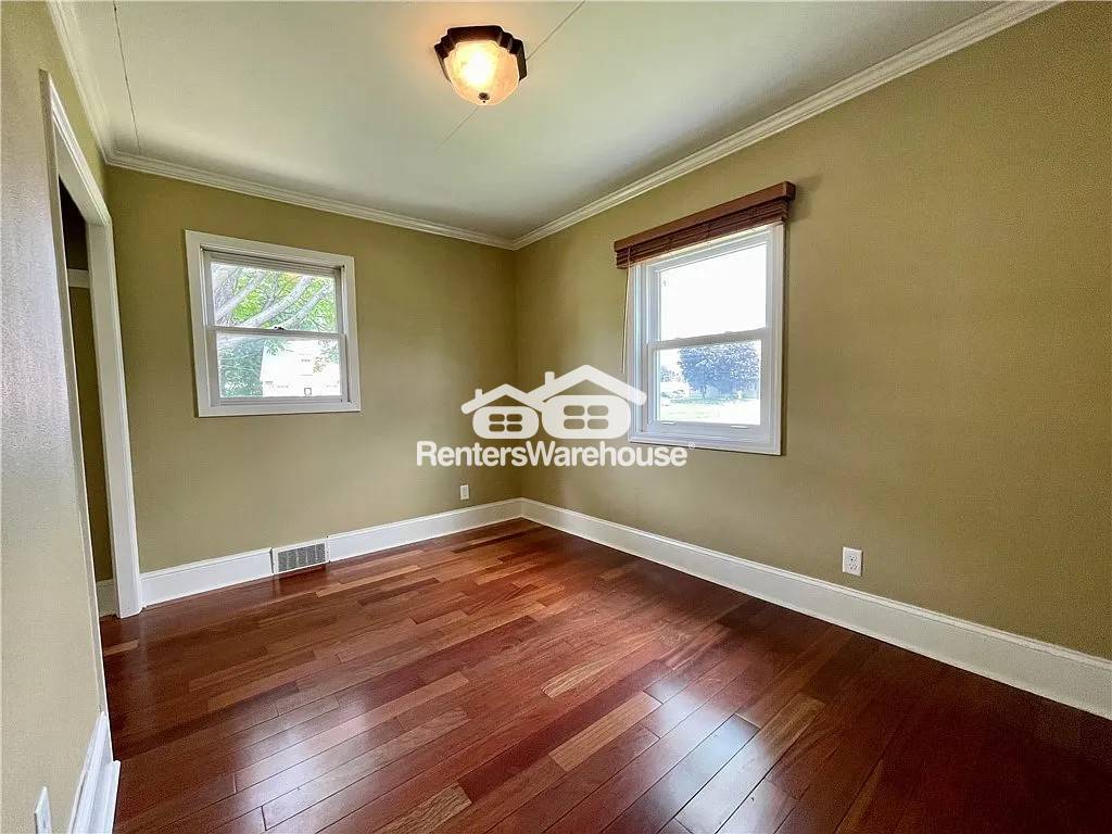 Building Photo - 5810 Francis Ave