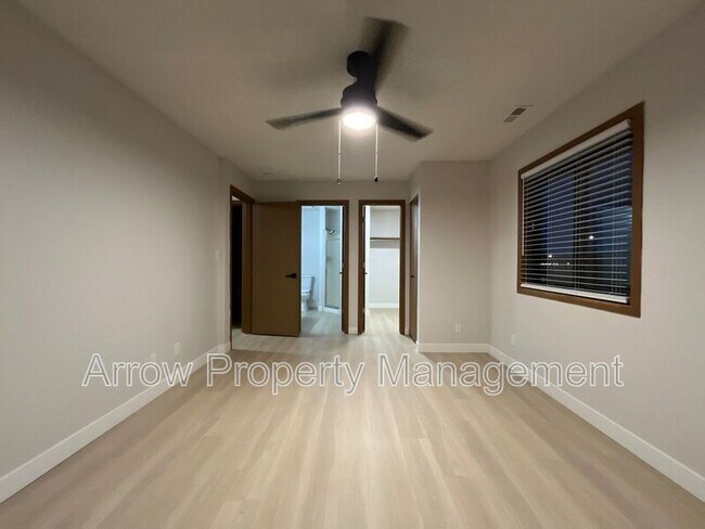 Building Photo - 2340 N 44th St