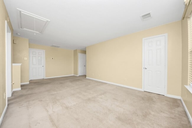 Building Photo - 15202 Lynford Crest Dr