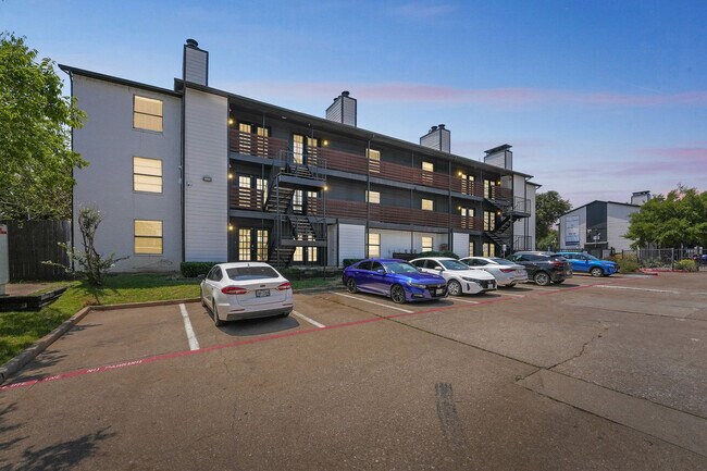 Building Photo - 2545 Thomason Cir
