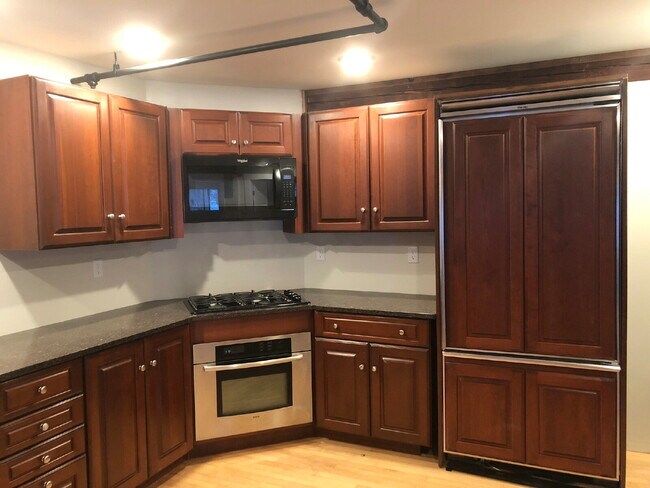 Building Photo - 13 Tavern Wy