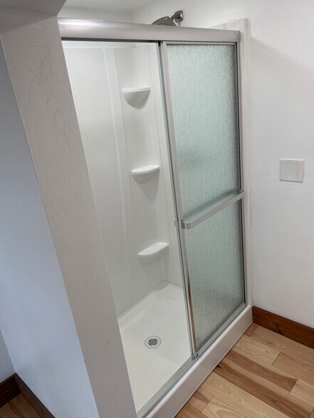 Building Photo - 102 Ash Way