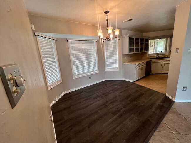 Building Photo - Great Home in Southwest Lubbock