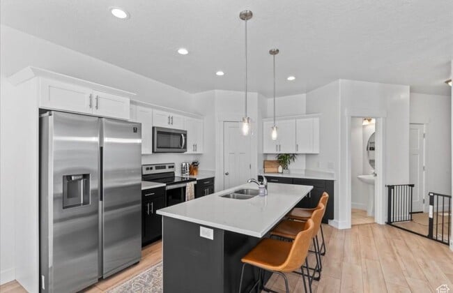 Building Photo - 1630 N 3740 W