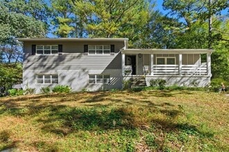 Building Photo - 3268 Briarwood Blvd