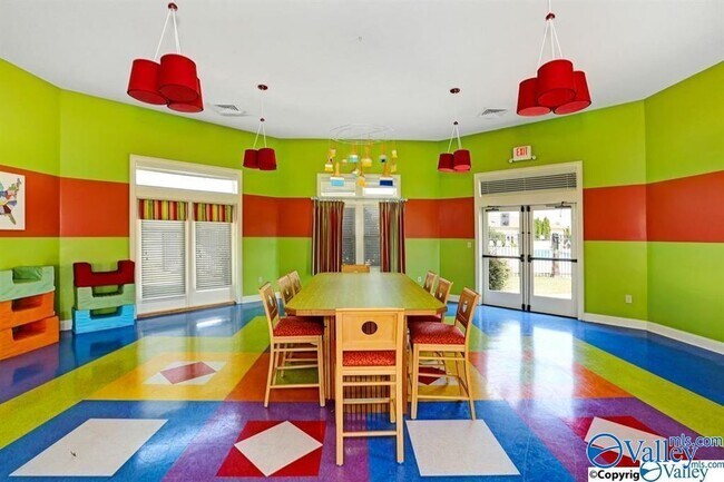 Building Photo - 324 Falling Water Ln SW