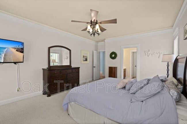 Building Photo - 127 Blackwater Dr