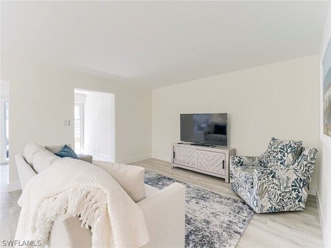 Building Photo - 354 Harbour Dr