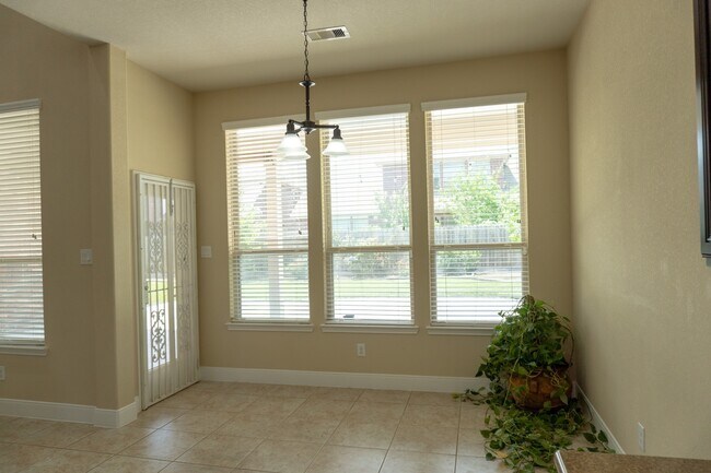 Building Photo - 25614 Somerset Meadows Ct