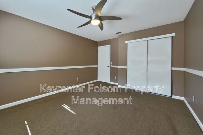 Building Photo - 617 Vernon Oaks Dr