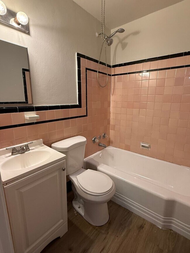 Building Photo - 3-Bedroom Home in Northeast Phila. Available For Rent!