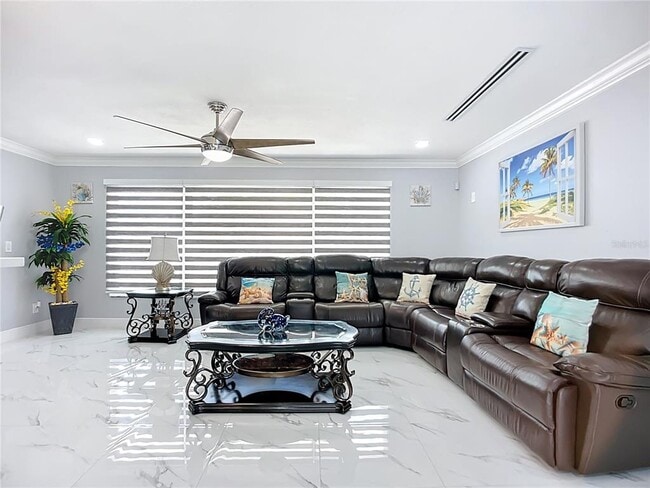 Building Photo - 6531 Santiago Ct