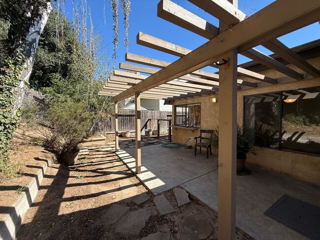 Building Photo - Located in Bauer Estates Near The Country ...