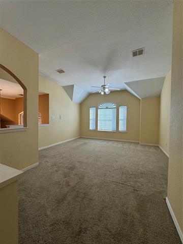 Building Photo - 9101 Forest Hills Dr