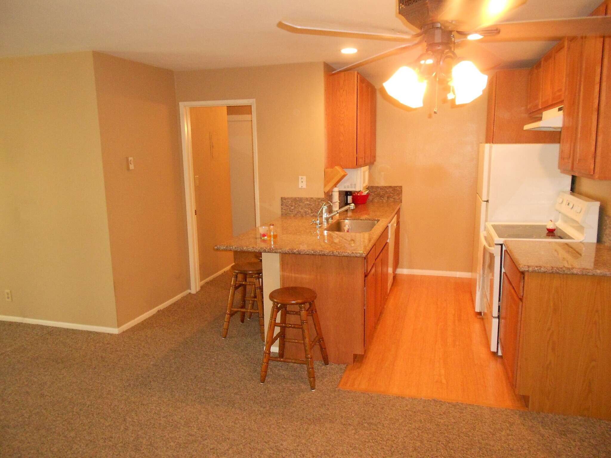 Building Photo - 8163 Redlands St