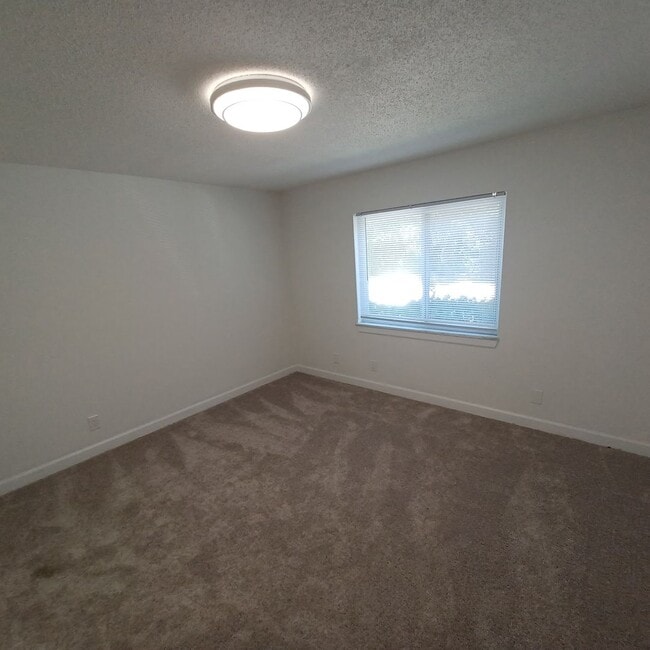 Building Photo - 3918 La Mirada Dr N