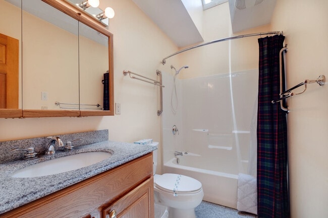 Building Photo - 196 Black Mountain Rd