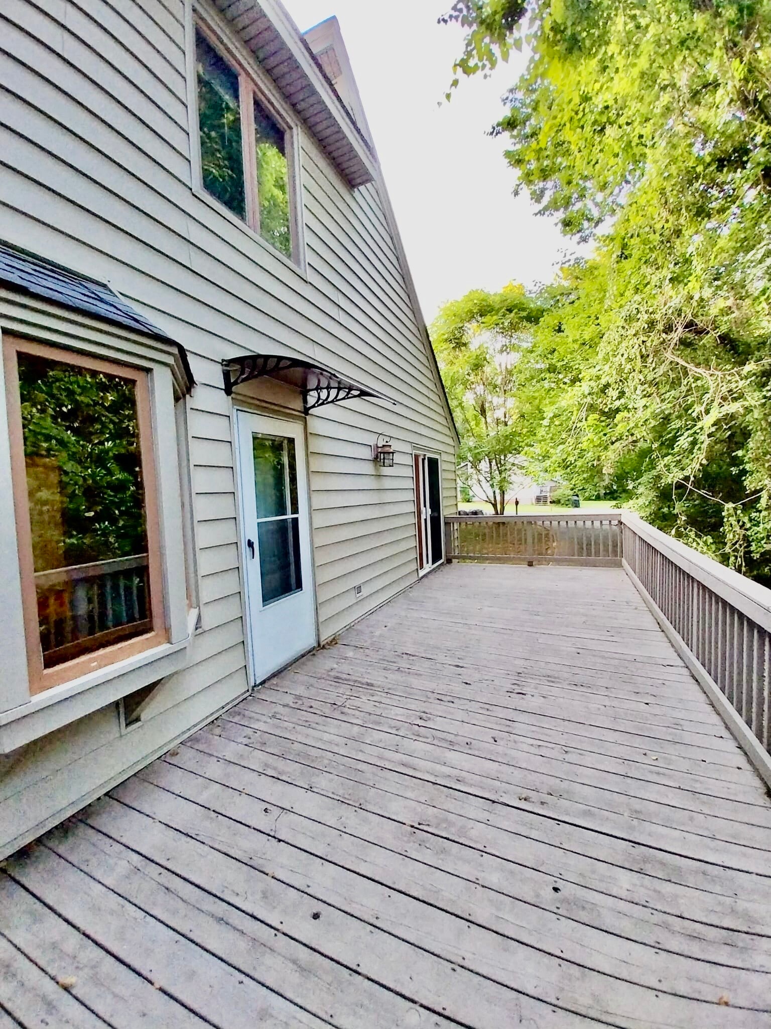 Very large deck - 3239 Sunnymede Ln
