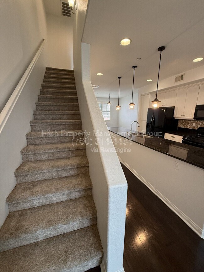 Building Photo - 815 Harbor Cliff Way