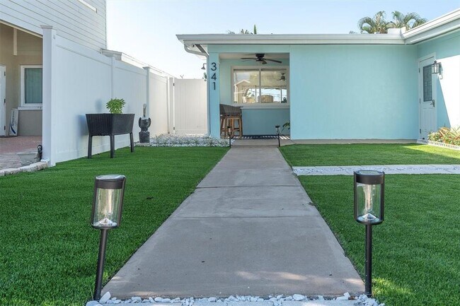 Building Photo - 341 Boca Ciega Dr