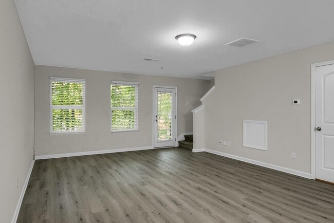 Building Photo - 2144 Belmont Cir NE