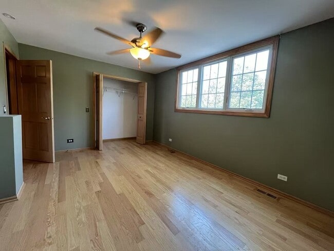 Building Photo - 8641 N Shermer Rd