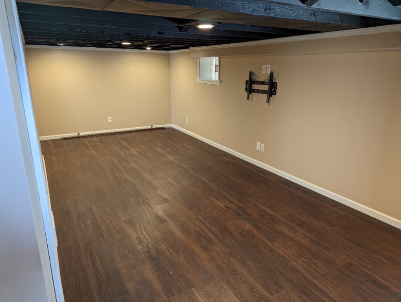 Building Photo - 612 Louis Ave