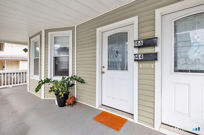 Building Photo - 144 Whittier St