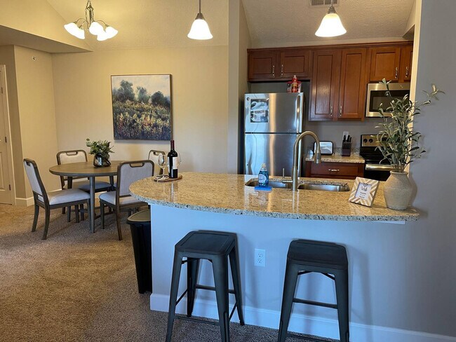 Building Photo - 740 Zumstein Ln